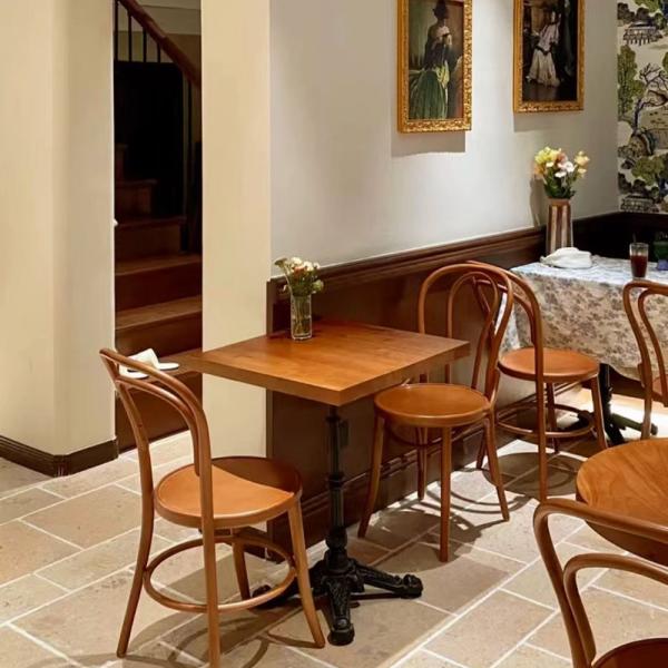 Großhandel B2B Massivholz-Esstisch Cafe Tisch und Stuhl Set Restaurant